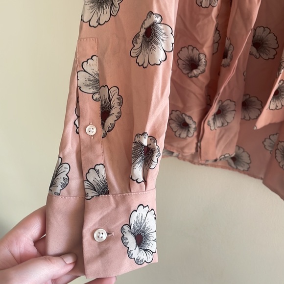 Ann Taylor Blush/Pink Floral Button Down Blouse with Neck Tie Size Medium - Picture 3 of 8